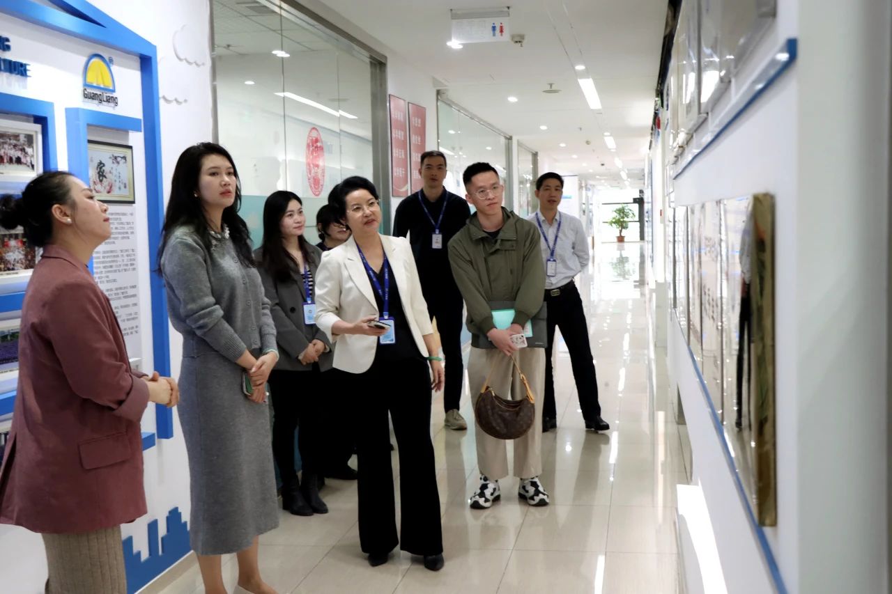 东莞市都会更新协会向导一行莅临j9数字站集团旅行交流